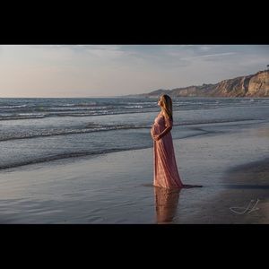 Small maternity photo shoot dress